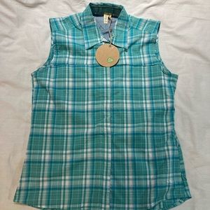 Women’s Dakini Sleeveless plaid BF Shirt! Size medium, NWT!
